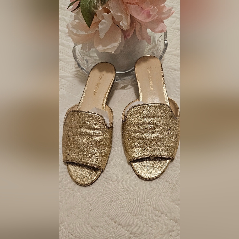 Enzo Angiolini Gold Flat Sandals sz 6 1/2 M-37